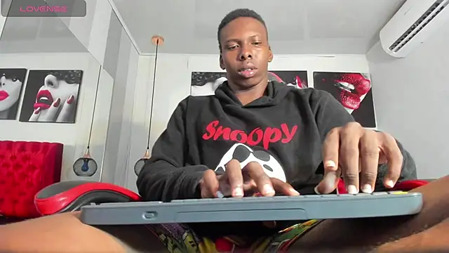 Snapshot of JD_THEBABY chatting on 03-07-25, 12:34 JD THEBABY online show from 03-07-25, 12:34