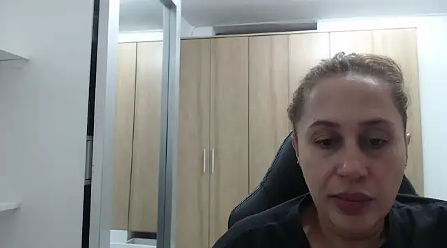 Snapshot of RoxanaLove9 chatting on 01-13-25, 01:13 RoxanaLove9 online show from 01-13-25, 01:13