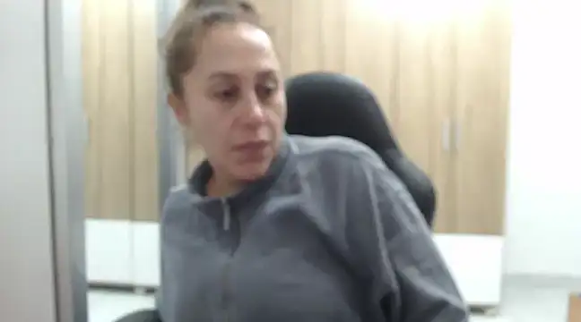 Snapshot of RoxanaLove9 chatting on 02-08-25, 04:57 RoxanaLove9 online show from 02-08-25, 04:57