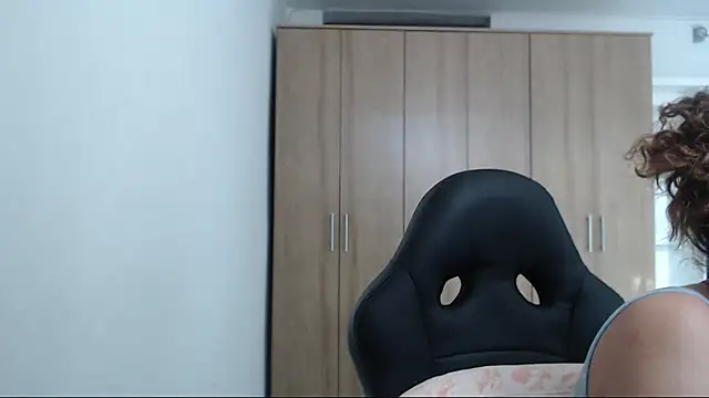 Snapshot of RoxanaLove9 chatting on 11-01-25, 07:27 RoxanaLove9 online show from 11-01-25, 07:27