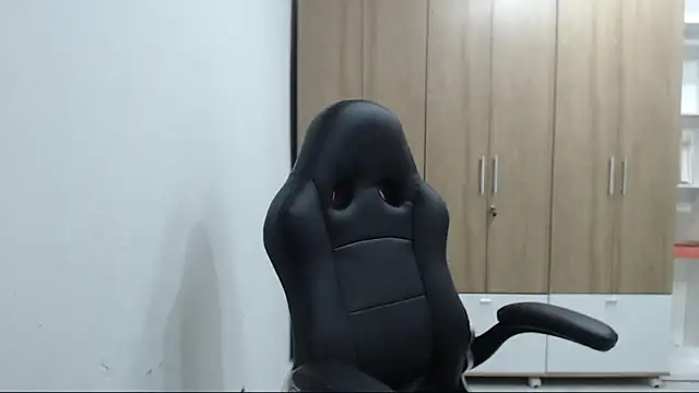 RoxanaLove9 online show from 03-31-26, 11:05