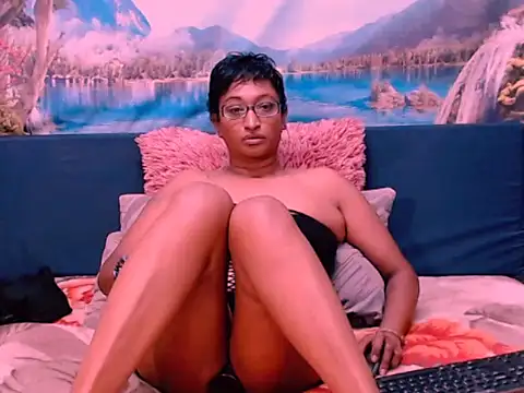 Snapshot of indianspicey chatting on 01-15-25, 07:44 indianspicey online show from 01-15-25, 07:44