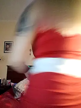 Snapshot of DesireSatler chatting on 10-17-25, 04:04 DesireSatler online show from 10-17-25, 04:04