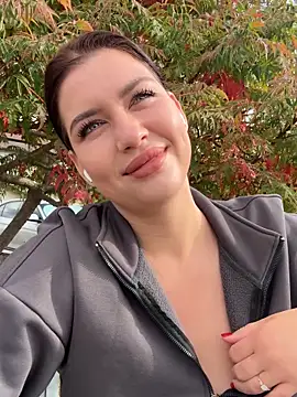 KikiWatson online show from 09-28-25, 06:19