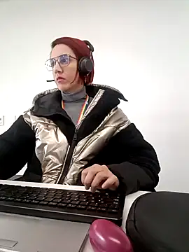 your red rose  online show from 12-18-24, 01:45