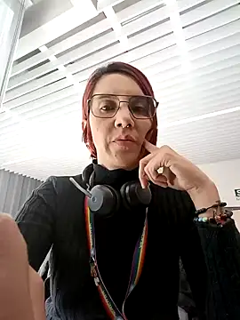 your red rose  online show from 01-28-25, 07:21