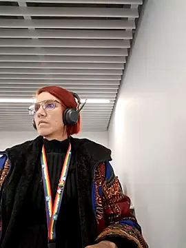 your red rose  online show from 02-11-25, 03:29