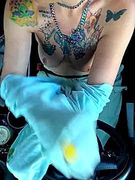 thatonespicychick online show from 09-30-25, 02:00