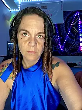 thatonespicychick online show from 11-17-25, 04:24