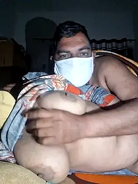 Snapshot of menakshiiikaur chatting on 03-08-25, 12:00 menakshiiikaur online show from 03-08-25, 12:00