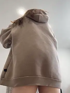 Snapshot of Topvi_ chatting on 11-09-25, 08:23 Topvi online show from 11-09-25, 08:23