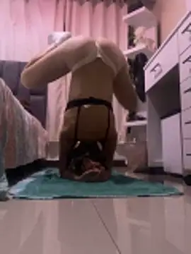 HannaRhodes online show from 05-28-26, 04:21