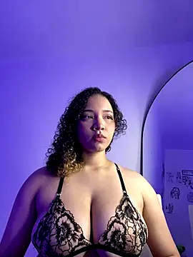 Snapshot of MadelineBenet chatting on 11-15-25, 03:37 MadelineBenet online show from 11-15-25, 03:37