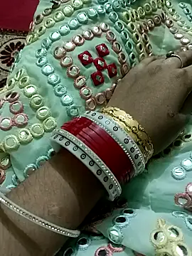 Snapshot of QUEEN-X-CPL chatting on 12-24-24, 04:40 QUEEN-X-CPL online show from 12-24-24, 04:40