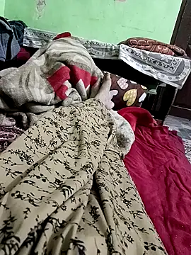 Snapshot of QUEEN-X-CPL chatting on 02-08-25, 09:15 QUEEN-X-CPL online show from 02-08-25, 09:15