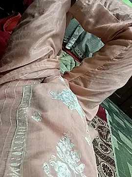 Snapshot of QUEEN-X-CPL chatting on 02-25-25, 08:41 QUEEN-X-CPL online show from 02-25-25, 08:41