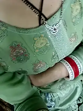 Snapshot of QUEEN-X-CPL chatting on 02-26-25, 08:44 QUEEN-X-CPL online show from 02-26-25, 08:44