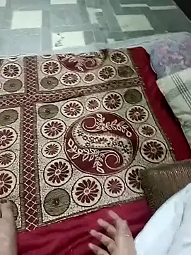 Snapshot of QUEEN-X-CPL chatting on 03-10-25, 05:29 QUEEN-X-CPL online show from 03-10-25, 05:29