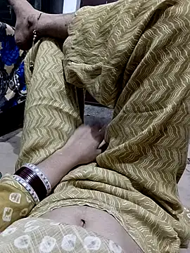 Snapshot of QUEEN-X-CPL chatting on 09-21-25, 05:58 QUEEN-X-CPL online show from 09-21-25, 05:58