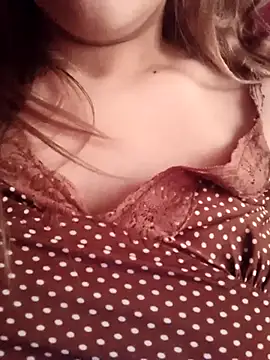 Snapshot of Hotoufia38 chatting on 01-26-25, 09:51 Hotoufia38 online show from 01-26-25, 09:51