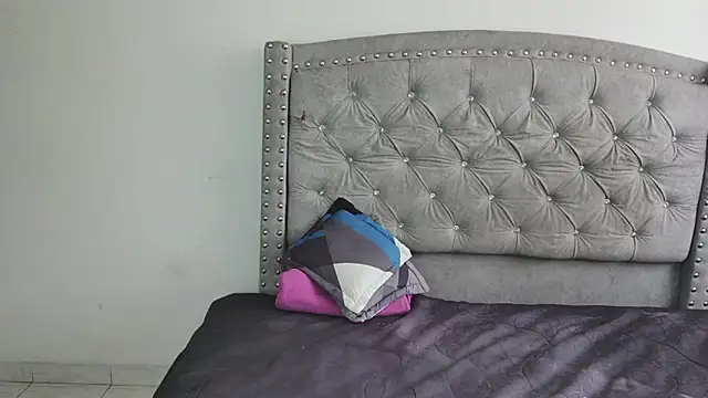 Nesuko kamado  online show from 11-02-25, 04:31