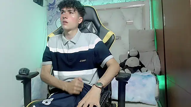 johnny cagee online show from 10-24-25, 05:04