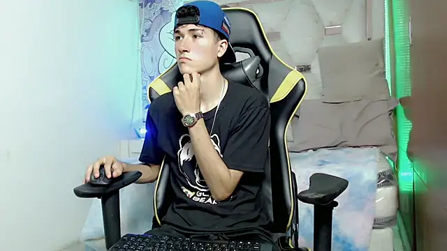 johnny cagee online show from 10-31-25, 03:51