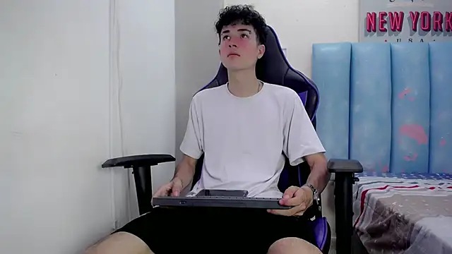 johnny cagee online show from 12-15-25, 09:19