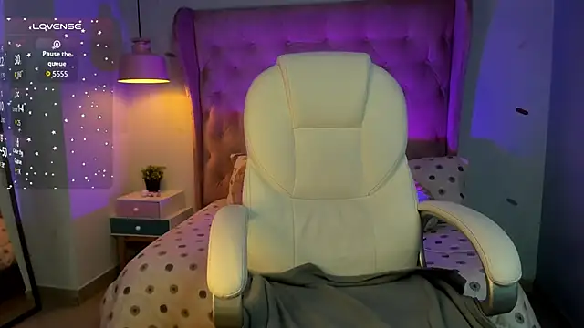 Snapshot of _Sophie__miller chatting on 02-11-26, 07:41 Sophie miller online show from 02-11-26, 07:41