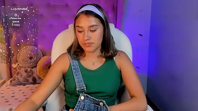 Snapshot of _Sophie__miller chatting on 03-03-26, 08:15 Sophie miller online show from 03-03-26, 08:15