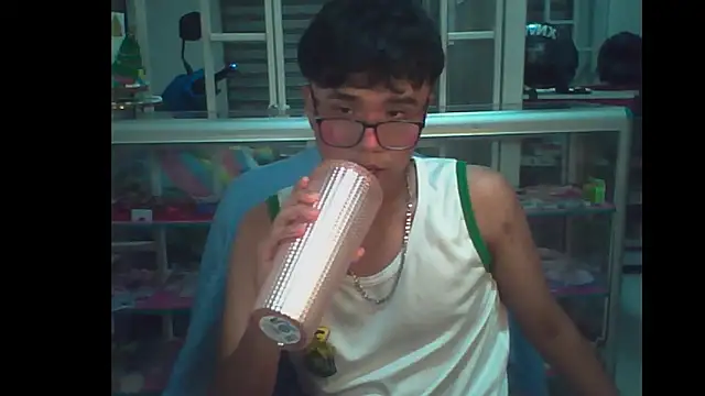 Snapshot of Baby_Cream chatting on 12-13-24, 04:43 Baby Cream online show from 12-13-24, 04:43