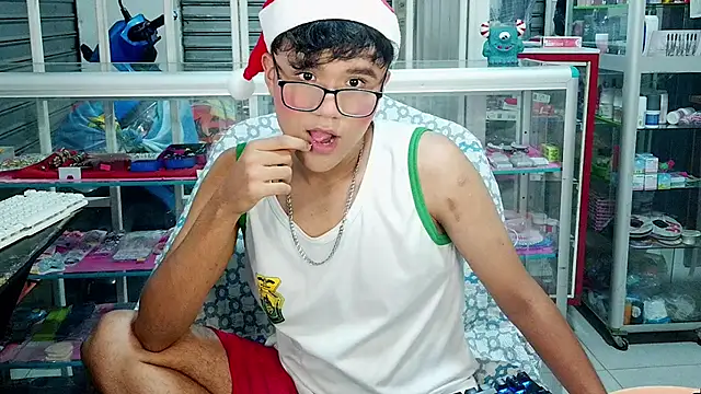 Snapshot of Baby_Cream chatting on 12-18-24, 04:31 Baby Cream online show from 12-18-24, 04:31