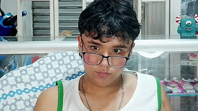 Snapshot of Baby_Cream chatting on 12-18-24, 10:40 Baby Cream online show from 12-18-24, 10:40