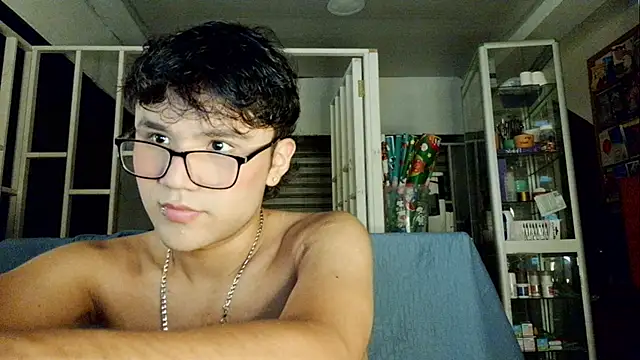 Snapshot of Baby_Cream chatting on 01-08-25, 04:34 Baby Cream online show from 01-08-25, 04:34