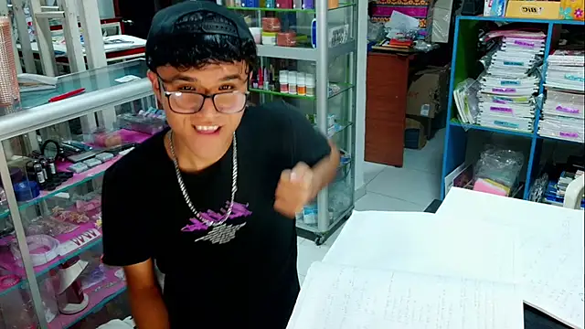 Snapshot of Baby_Cream chatting on 02-20-25, 04:18 Baby Cream online show from 02-20-25, 04:18