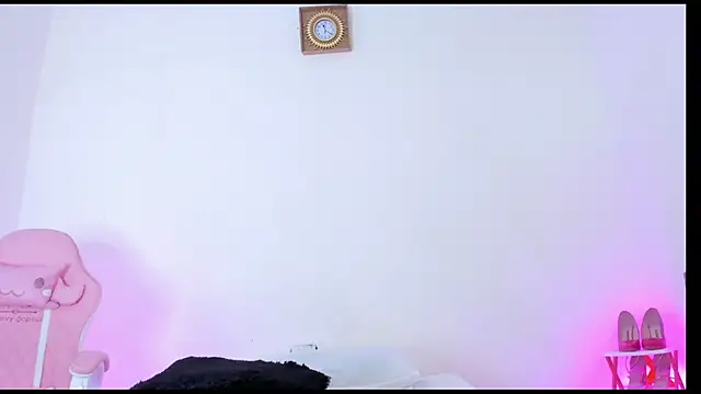 Snapshot of Pammela_Smith chatting on 03-06-25, 04:19 Pammela Smith online show from 03-06-25, 04:19