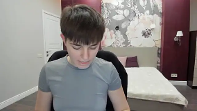 EmiliaYours online show from 01-12-26, 03:50