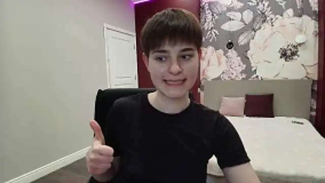 EmiliaYours online show from 03-17-26, 04:10