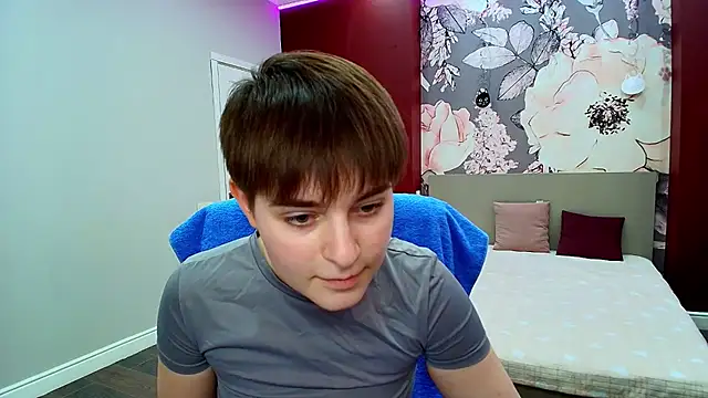 EmiliaYours online show from 03-27-26, 03:23