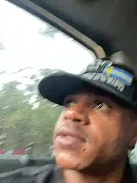 Snapshot of ElNegroRony chatting on 02-10-25, 08:10 ElNegroRony online show from 02-10-25, 08:10