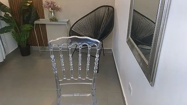 Sharlotte Milk online show from 12-19-25, 11:17