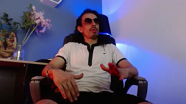 Sr Magnus  online show from 03-19-25, 10:44