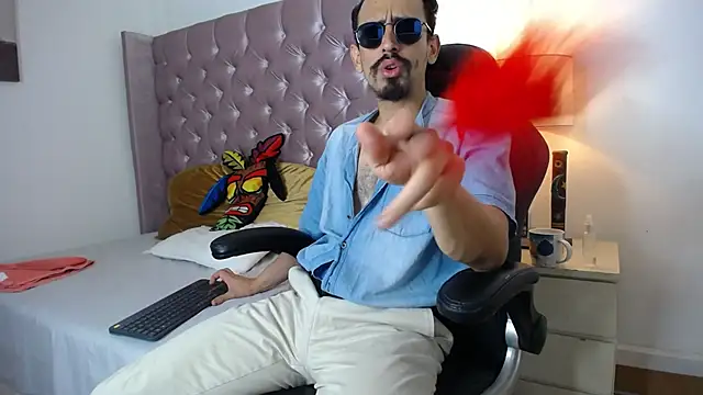 Sr Magnus  online show from 09-22-25, 04:58