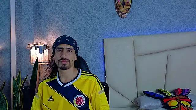 Sr Magnus  online show from 10-18-25, 10:43