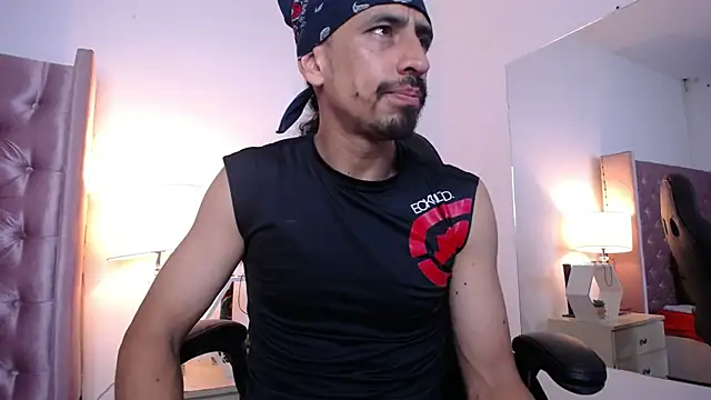 Sr Magnus  online show from 10-20-25, 06:36