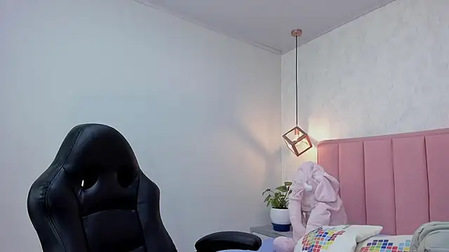 MAYROBERTSS online show from 02-13-25, 12:32