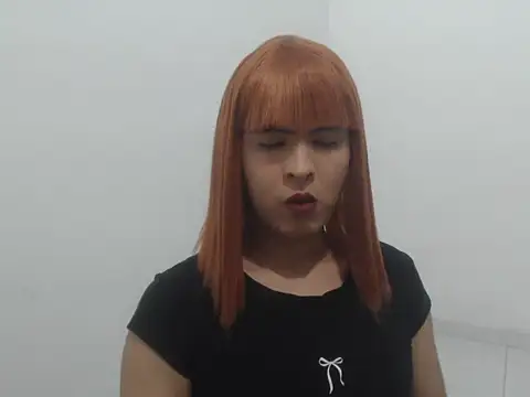 Snapshot of estefania224 chatting on 04-27-26, 11:25 estefania224 online show from 04-27-26, 11:25