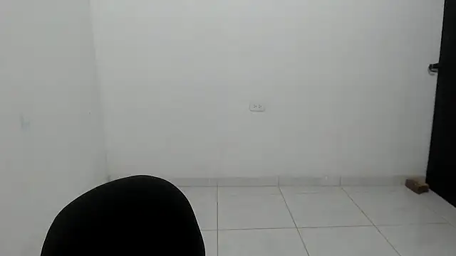 Snapshot of estefania224 chatting on 05-09-26, 02:28 estefania224 online show from 05-09-26, 02:28