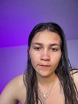 Snapshot of aurora_divine chatting on 05-15-26, 06:59 aurora divine online show from 05-15-26, 06:59