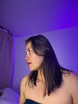 Snapshot of aurora_divine chatting on 05-19-26, 06:58 aurora divine online show from 05-19-26, 06:58
